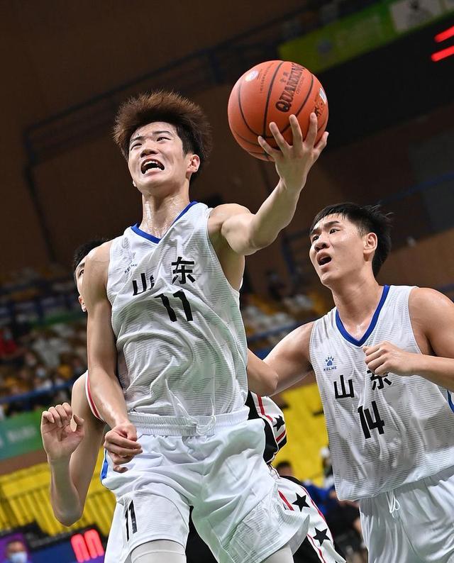 江苏队实力强劲，追赶广东争夺榜首